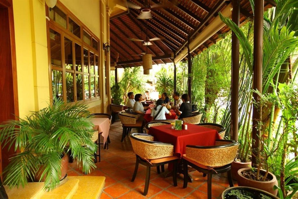 Anise Hotel And Restaurant Phnom Penh Exterior foto