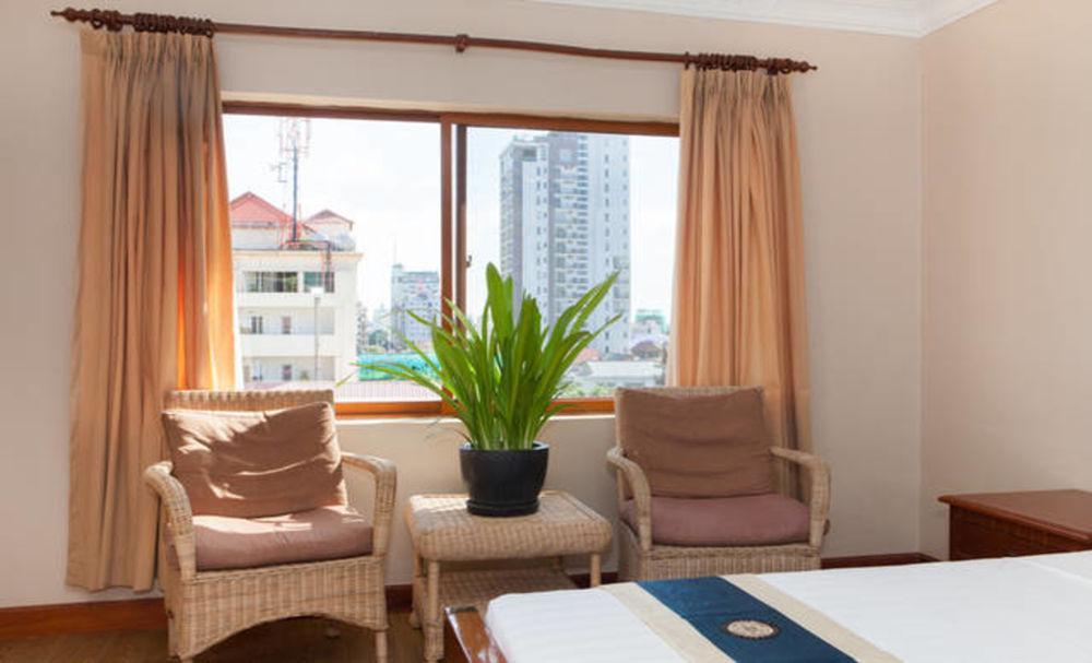 Anise Hotel And Restaurant Phnom Penh Exterior foto