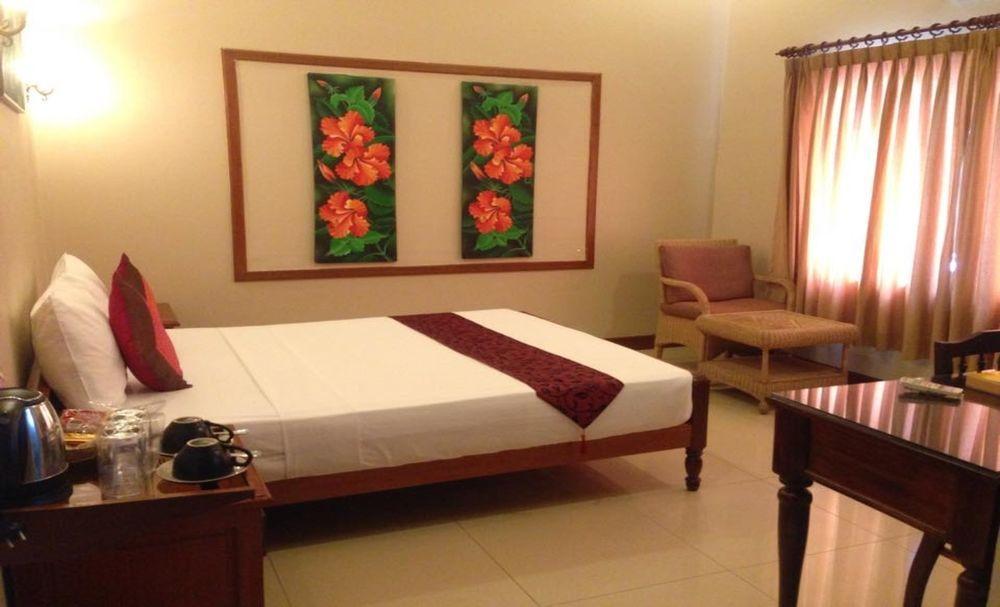 Anise Hotel And Restaurant Phnom Penh Exterior foto