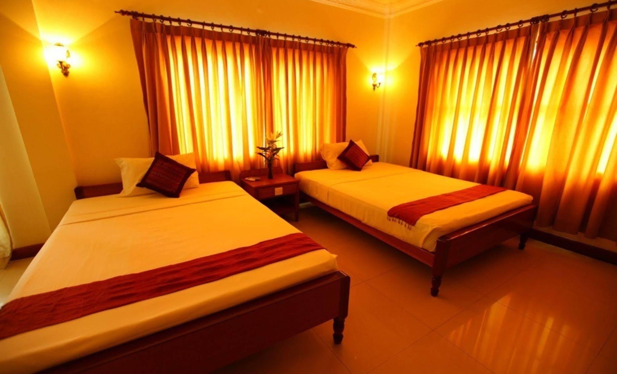 Anise Hotel And Restaurant Phnom Penh Exterior foto