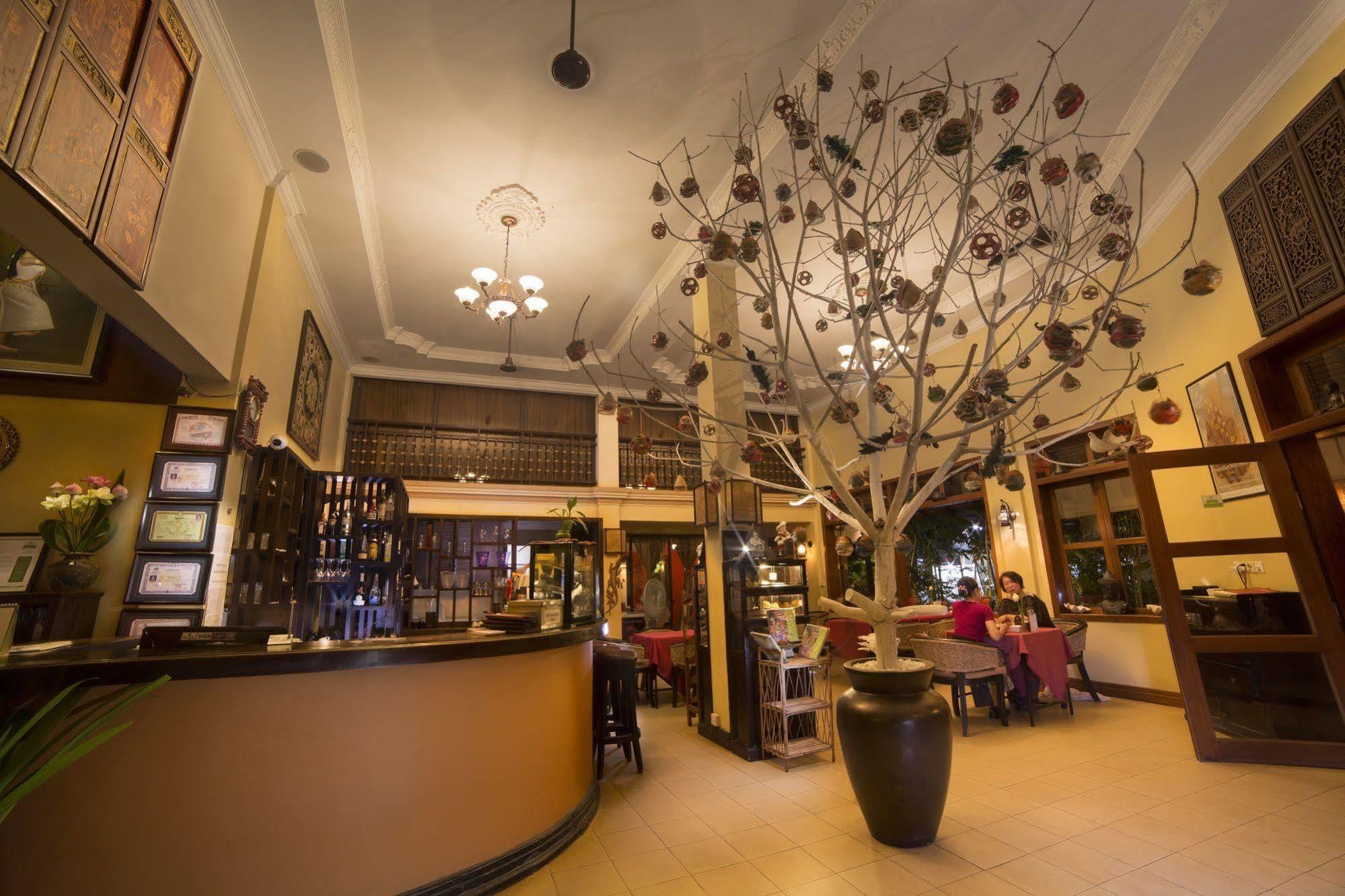 Anise Hotel And Restaurant Phnom Penh Exterior foto