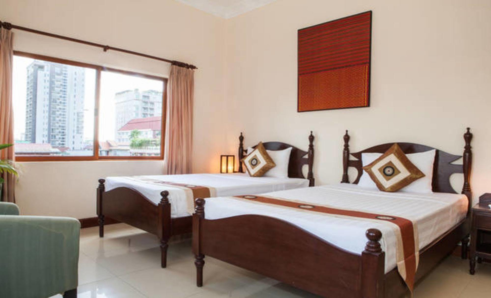 Anise Hotel And Restaurant Phnom Penh Exterior foto